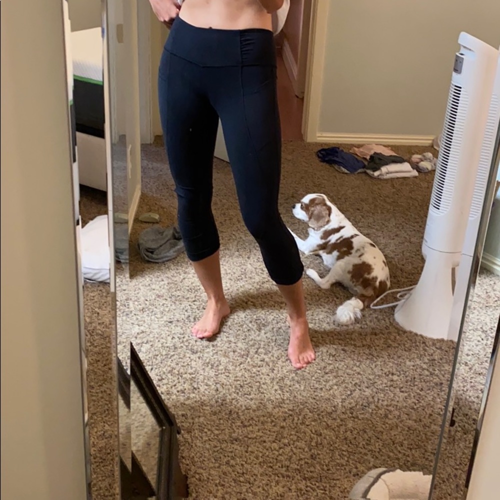 Black lululemon crops